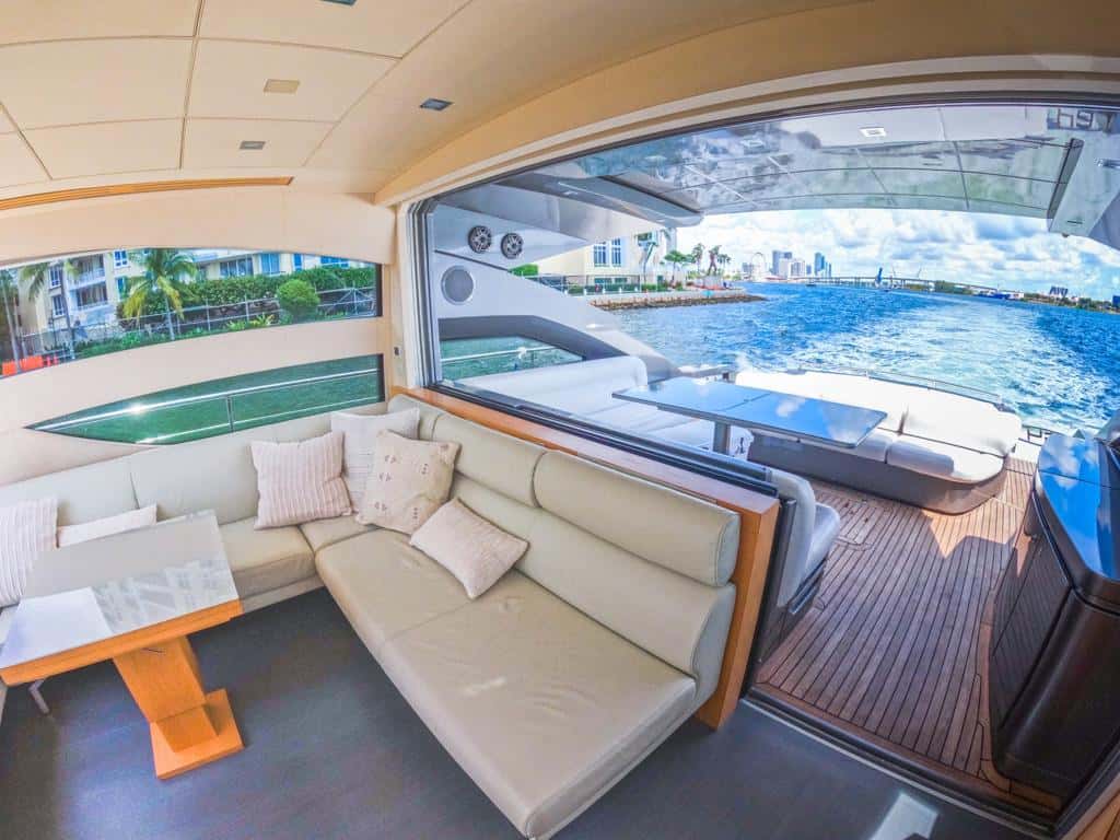 64FT PERSHING WIND YACHT FOR RENT